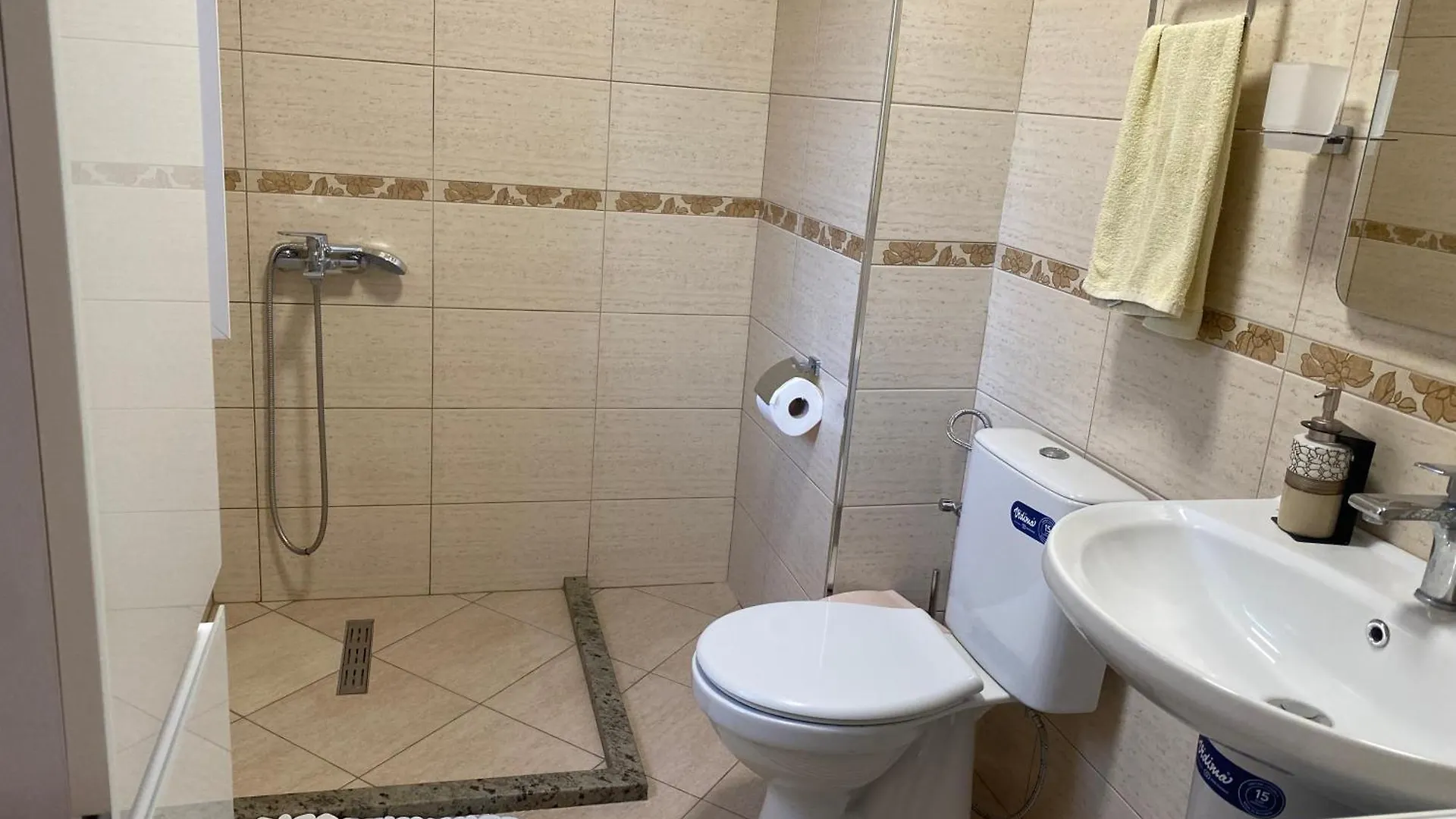 Apartment Vacation Home Ilia Permet